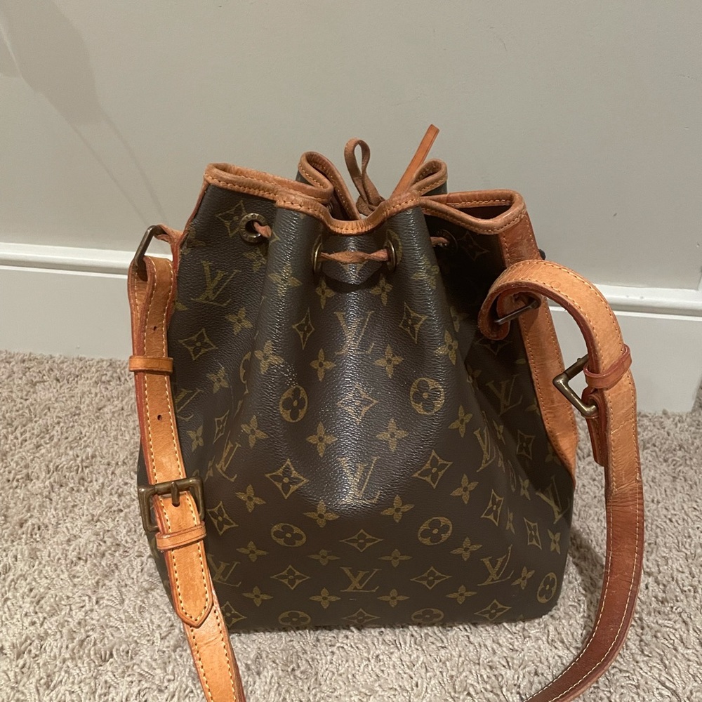 Authentic vantage Louis Vitton purse